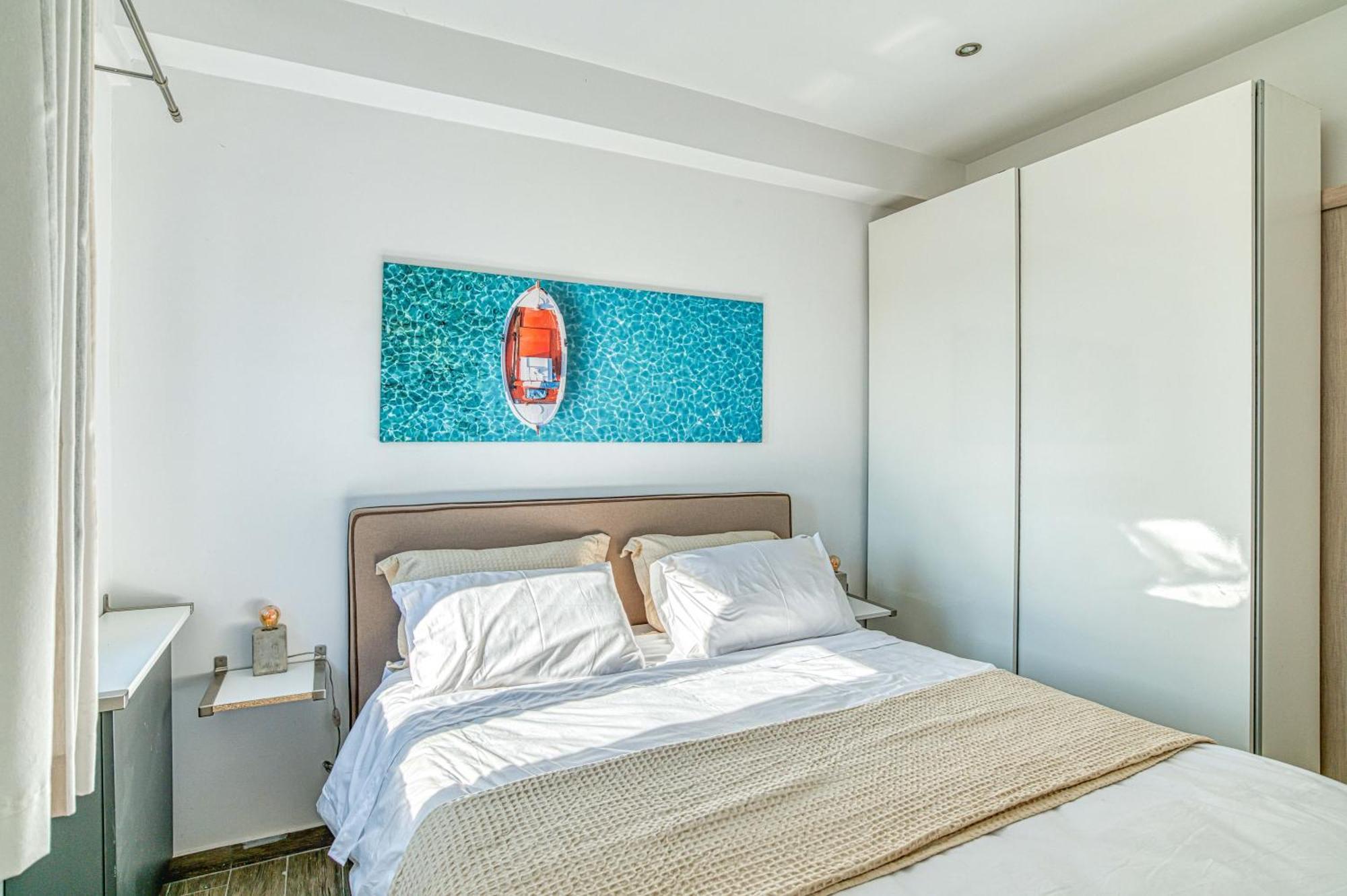 Paradisia Private Swimming Pool And Jacuzzi